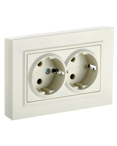 Розетка 2-местная с з/к РСш12-3-БрКр бежевый BRITE (BR-R24-16-K10-F). Розетка с заземлением с защитными шторками в сборе. IEK в Черкесске