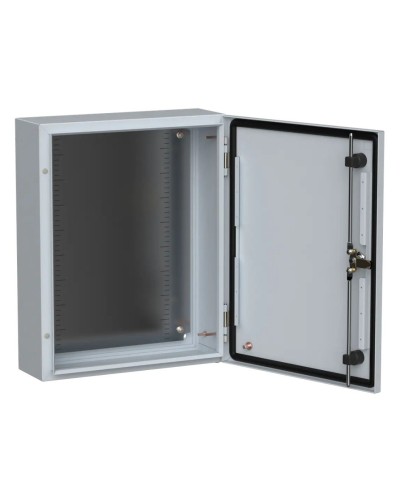 ЩМП-50.40.15 УХЛ1 IP66 500x400x150 TITAN 5 (TI5-10-N-050-040-015-66). Шкаф металлический с монтажной платой. IEK в Черкесске
